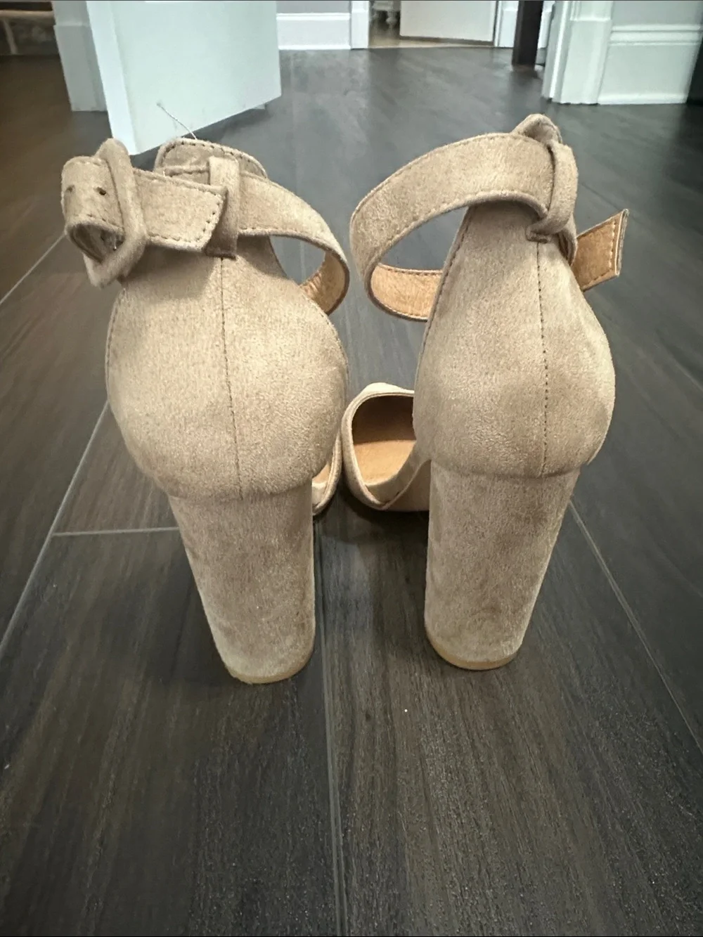 Ocho toros Faux Suede Nude Pumps - Size 7.5